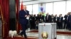 Марныя надзеі. Што адбываецца зь міжнароднай легітымнасьцю Лукашэнкі пасьля выбараў