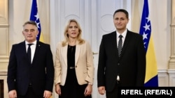 Predsjedavanje Predsjedništvom Bosne i Hercegovine u narednih osam mjeseci je preuzela Željka Cvijanović (S lijeva na desno na fotografiji Željko Komšić, Željka Cvijanović i Denis Bećirović)