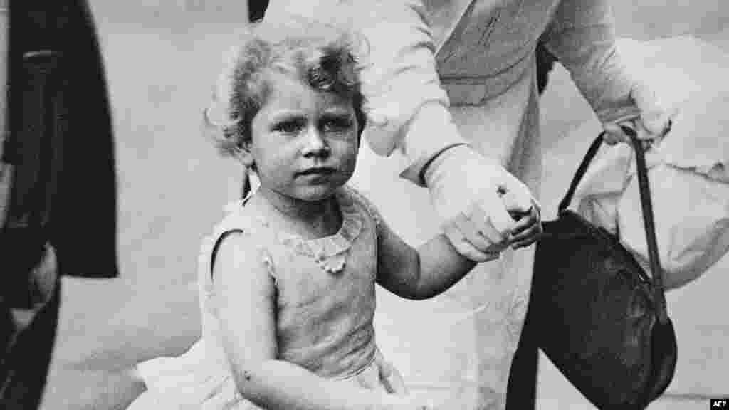 Елизавета үч жашта. 1929-жыл.