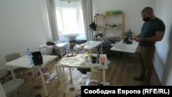 Centrul Rainbow Hub, după vandalizarea acestuia, care a avut loc pe 30 octombrie 2021.