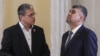 Premierul Marcel Ciolacu și ministrul Finanțelor, Marcel Boloș, încearcă să țină deficitul bugetar sub control, prin alocarea banilor pentru salarii dintr-un fond de urgență.