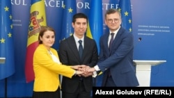 Miniștri de Externe ai României, Republicii Moldova și Ucrainei, de la stânga la dreapta: Luminița Odobescu, Mihail Popșoi și Dmitro Kuleba, Chișinău, 5 iulie 2024