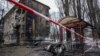 Уламок ракети поблизу житлового будинку в Києві, 23 січня 2024 року