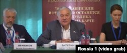 De la stânga la dreapta: Evgheni Primakov, Konstantin Zatulin - organizatorul conferinței, Aliona Arșinova