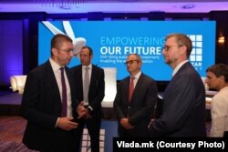 Премиерот Христијан Мицкоски со претставници на „Алказар енерџи“ во Скопје