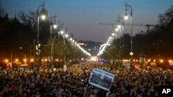 Протестиращи в Будапеща, 16 февруари 2024 г.