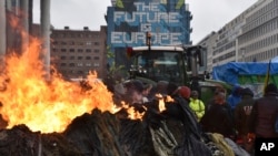 Barikade, traktori i bunt poljoprivrednika u EU