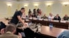 Міністр оборони Олексій Резніков, якого нардепи запросили на засідання, не прийшов. Був його заступник Денис Шарапов