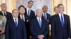 Președintele american Joe Biden l-a exclus pe prim-ministrul ungar Viktor Orban (stânga spate) de pe lista invitaților la summitul său pentru Democrație de două ori: în 2021 și săptămâna aceasta. Aici, la un eveniment NATO de la Madrid, din iunie 2022. 