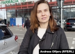 De șase luni, Ana Maria Molocea nu mai găsește un complex de vitamine perfuzabile de care au nevoie mama și bunica ei.