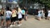 Peste 160.400 de absolvenţi ai clasei a VIII-a au fost înscrişi în vederea susţinerii examenului, dar peste 7.000 dintre ei au absentat.