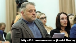 За повідомленнями, Олег Крючков (на фото) обіймає посаду радника російського голови окупованого Криму Сергія Аксьонова та входить до складу колегії «міністерства внутрішньої політики, інформації та зв’язку Республіки Крим»