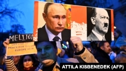 Бир катар өлкөлөрдө Украинага тилектештик билдирген, Орусиянын агрессиясын айыптаган акциялар өттү. 