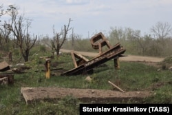 Isti znak sa prethodne fotografije, koju je snimio ruski fotograf u maju 2022.