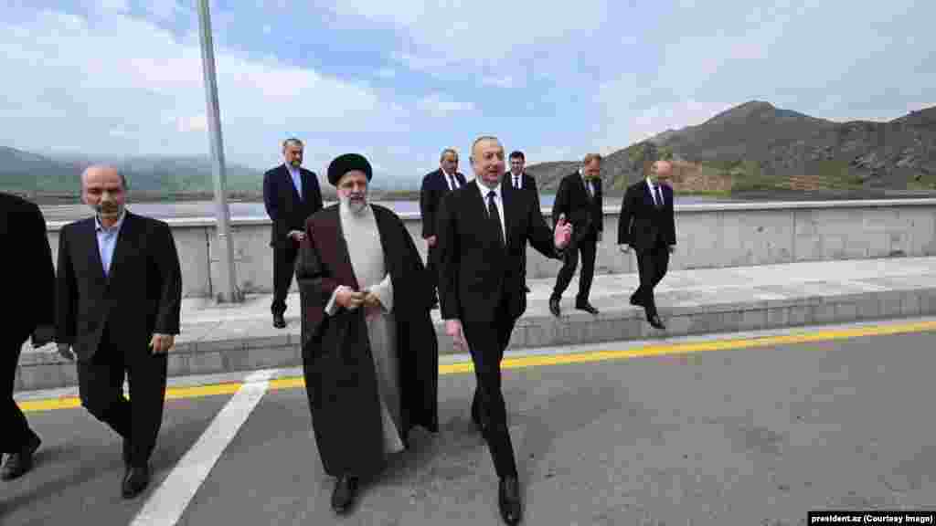 Raisi i Aliyev tokom inauguracije brane Qiz Qalasi na iransko-azerbajdžanskoj granici. 