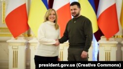 Italijanska premijerka Đorđa Meloni je u prvih šest meseci snažno podržala Ukrajinu. Na slici s ukrajinskim predsednikom Volodimirom Zelenskim, Kijev 21. februar 2023l.