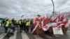 Через блокування автобусів консул виїхав на переговори до польських протестувальників у Дорогуську – Зварич