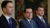 Cei trei lideri ai Alianței Dreapta Unită, Cătălin Drulă (s), Ludovic Orban (c) și Eugen Tomac (d) nu au motive de fericire dacă se uită în sondajele de opinie. 