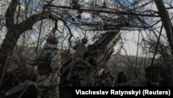 Проте, як зауважують в Інституті вивчення війни, тривалі затримки військової допомоги Заходу, ймовірно, відстрочать зусилля України відновити ініціативу.