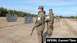 Орусиянын Курск жана Белгород облустарында ыктыярдуу отряддардын мүчөлөрүнө курал-жарак таратылган.