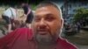 Волонтер стверджує, що нападники спочатку залякували, а потім вдалися до застосування сили
