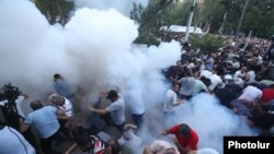 Հունիսի 12-ի բախումները Երևանում