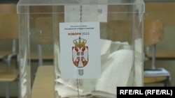 U Srbiji su 17. decembra održani vanredni parlamentarni, pokrajinski i lokalni izbori.