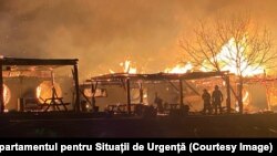 Clădirile Fermei Dacilor și terenul pe care sunt construite nu aparțin lui Cornel Dinicu. Și nici firmei care administrează pensiunea.