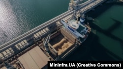 ООН знову виступило за продовження експорту як харчів із України, так і російських продовольства та добрив