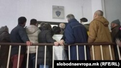 Редици и турканици за издавање на лични документи