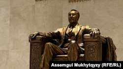 Назарбаевдин Улуттук музейдеги эстелиги. 2018-жыл.