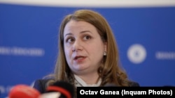 Soțul Ligiei Deca lucrează la o instituție subordonată Ministerului Educației.