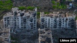 Командування фіксує безуспішні наступальні дії російських військ в районі Мар’їнки (на фото – наслідки бойових дій у Мар’їнці) та біля села Рівнопіль на Шахтарському напрямку