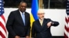 Міністр оборони України Олексій Резніков і міністр оборони США Ллойд Остін (ліворуч) на засіданні Контактної групи з питань оборони України у форматі «Рамштайн». Брюссель, 15 червня 2023 року