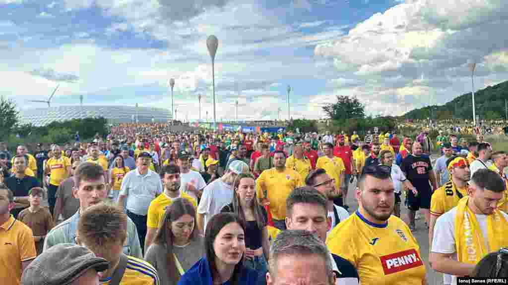 Suporterii români au plecat de la stadion bucuroși de victora României cu 3-0 împotriva Ucrainei. 