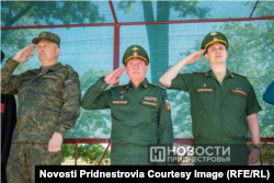 Dmitri Kelov (desno) na fotografiji Novosti Pridnjestrovlja pored Dmitrija Zelenkova, šefa GOTR, 29. juli, 2022.