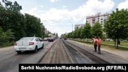 Същата улица в Буча по време на работа по пътя през май 2023 г.