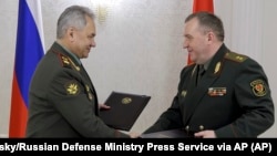 Военните министри на Русия и Беларус Сергей Шойгу и Виктор Кренин