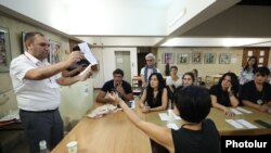 Armenia - A precinct commission counts ballots cast in a municipal election in Yerevan, Septemebr 17, 2023.