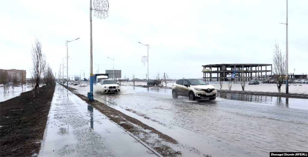 28-мартта Актөбөдө өзгөчө кырдаал жарыяланды. Аймактын бийлиги чукул жыйын өткөрүп, Илек жана Каргалы дарыясынын жээгиндеги жүздөгөн үй-бүлөнү коопсуз жерге чыгаруу чечимин кабыл алышты. 