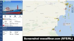 Местоположението на товарния кораб "Сукра Окан" във времето около предупредителния изстрел от патрулиращия руски кораб "Василий Биков". Скрийншот от vesselfiner.com