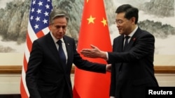 Američki državni sekretar Antony Blinken sa kineskim ministrom vanjskih poslova Qin Gangom u Diaoyutai State Guesthouseu u Pekingu, Kina, 18. juna 2023. 
