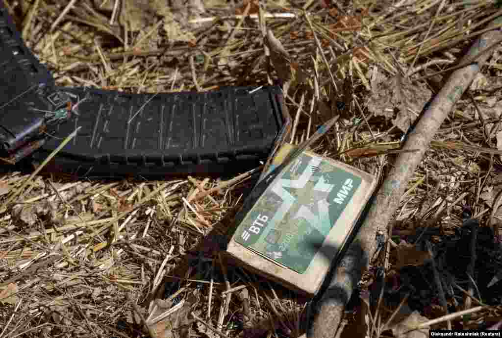 «Они бросали раненых и убитых по дороге и бежали в Урожайное. Но и в Урожайном они пробыли недолго. За Урожайное шли ожесточённые бои», — рассказывает Владимир. Соседнее село Урожайное позже тоже было отбито