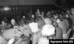 Fostul președinte Ion Iliescu la o întâlnire cu reprezentanții minerilor.