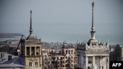 Радник мера Маріуполя Петро Андрющенко заявив про влучання в квадраті проспекта Металургів, вулиці Митрополітської та вулиці Нільсена (ілюстраційне фото окупованого Маріуполя в 2023 році)