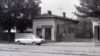 Din anii 1980, a început mutilarea sistematică a Bucureștiului. Pentru proiectele sale faraonice, Nicolae Ceaușescu a cerut demolarea a 10.000 de case. Au fost mutați 50.000 de oameni.