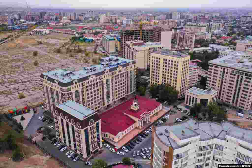 Учурда аэропорттун имараты ИИМге өткөрүп берилген. 