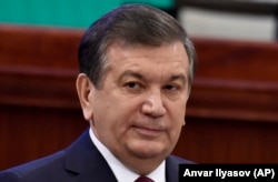 Шавкат Мирзиёев Ислам Каримовдун тушунда Өзбекстандын премьер-министри болуп иштеген.