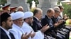 "Kолу-бутубузду байлап атышат". Өзбек имамдарына пост жазууга, лайк басууга тыюу салынды