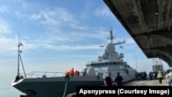 Малый ракетный корабль Черноморского флота России «Циклон» в сухумском морпорту